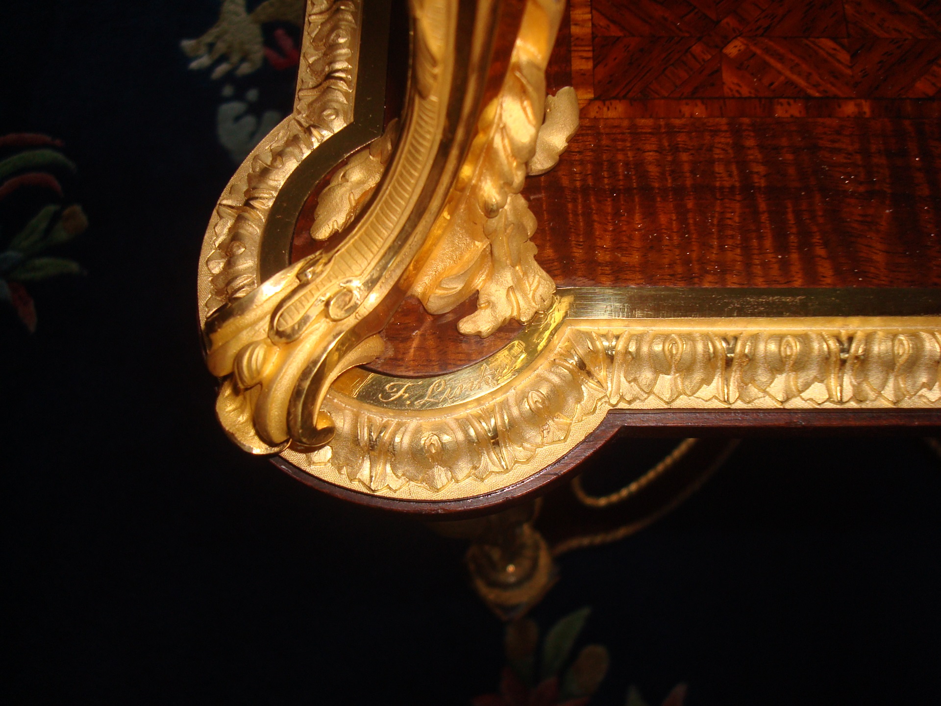 Beistelltisch von Franz Linke, Detailansicht