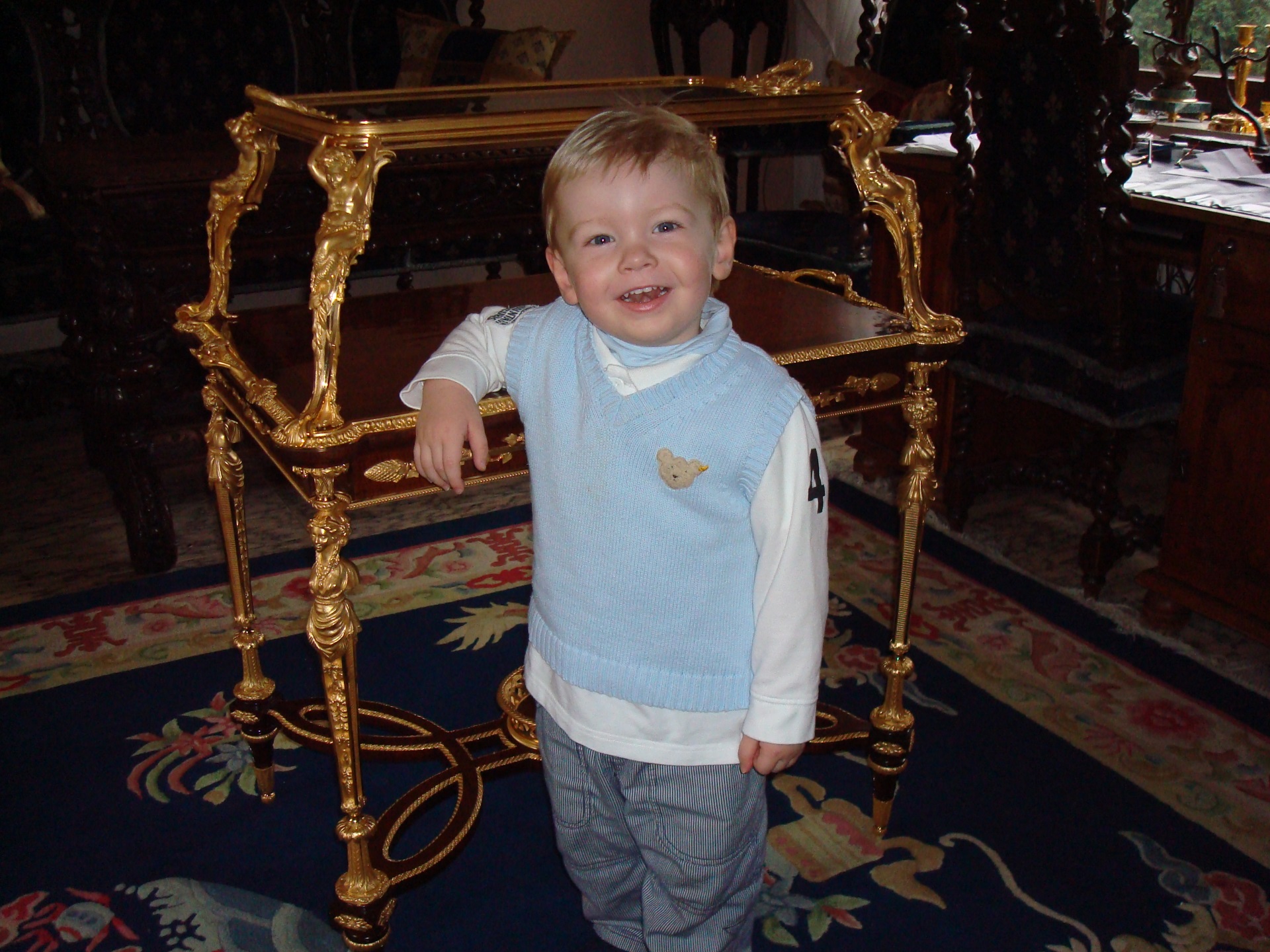 Beistelltisch von Franz Linke, Vorderansicht